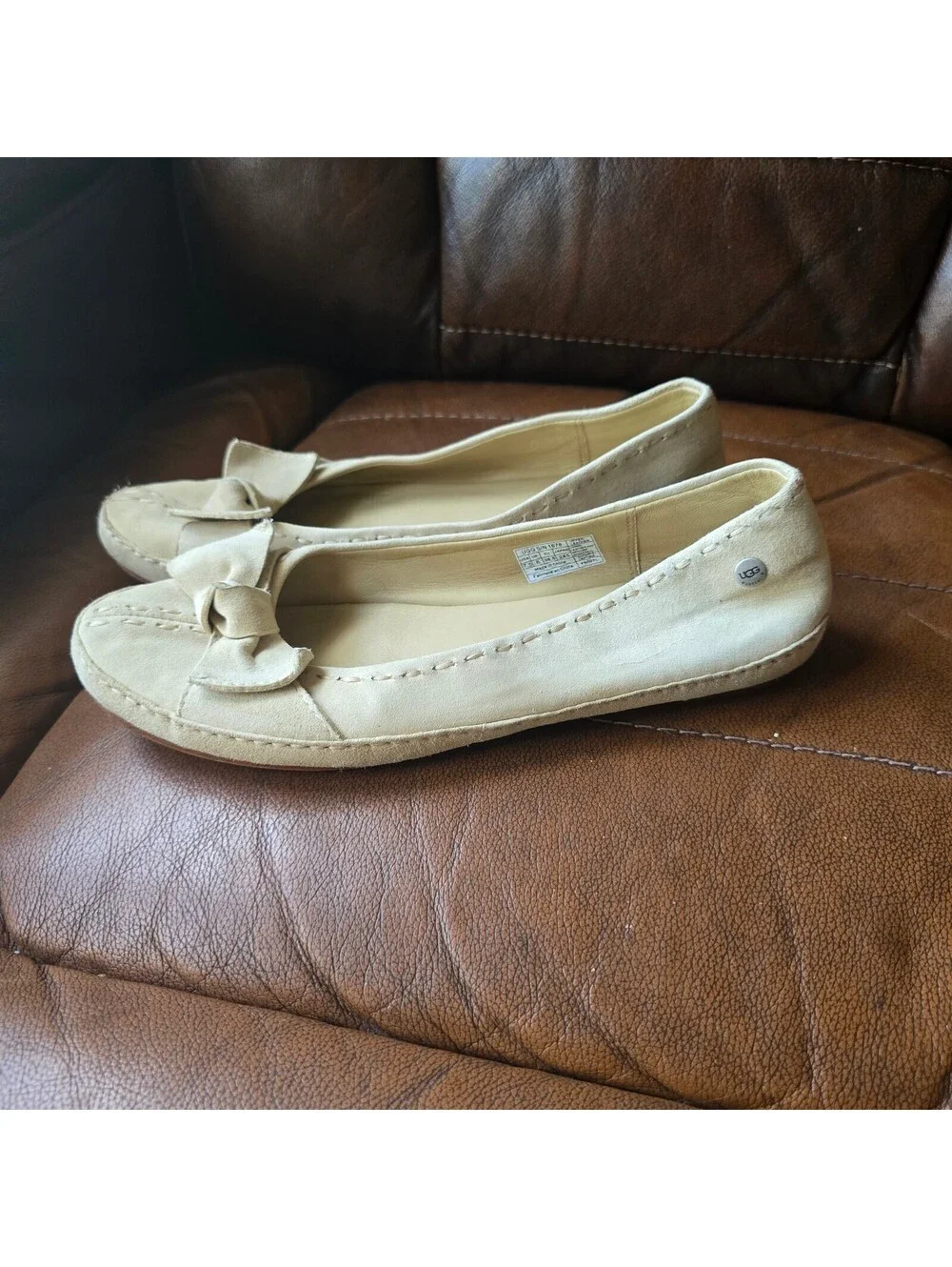 UGG Australia Cream Leather Bow Accent Ballet Flats Slip On Shoes Womens Size7.5